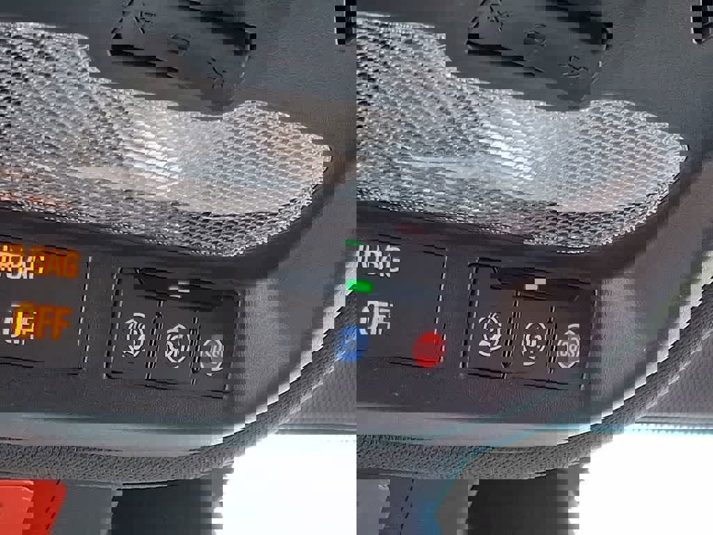 Used 2024 Chevrolet Trax RS w/ Driver Confidence Package FWD image 23