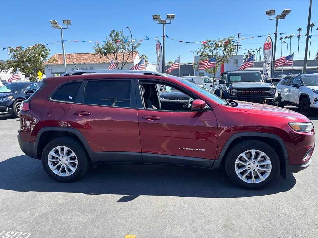 Used 2021 Jeep Cherokee Latitude FWD image 3