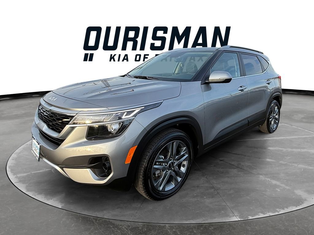 Certified 2022 Kia Seltos S image 2