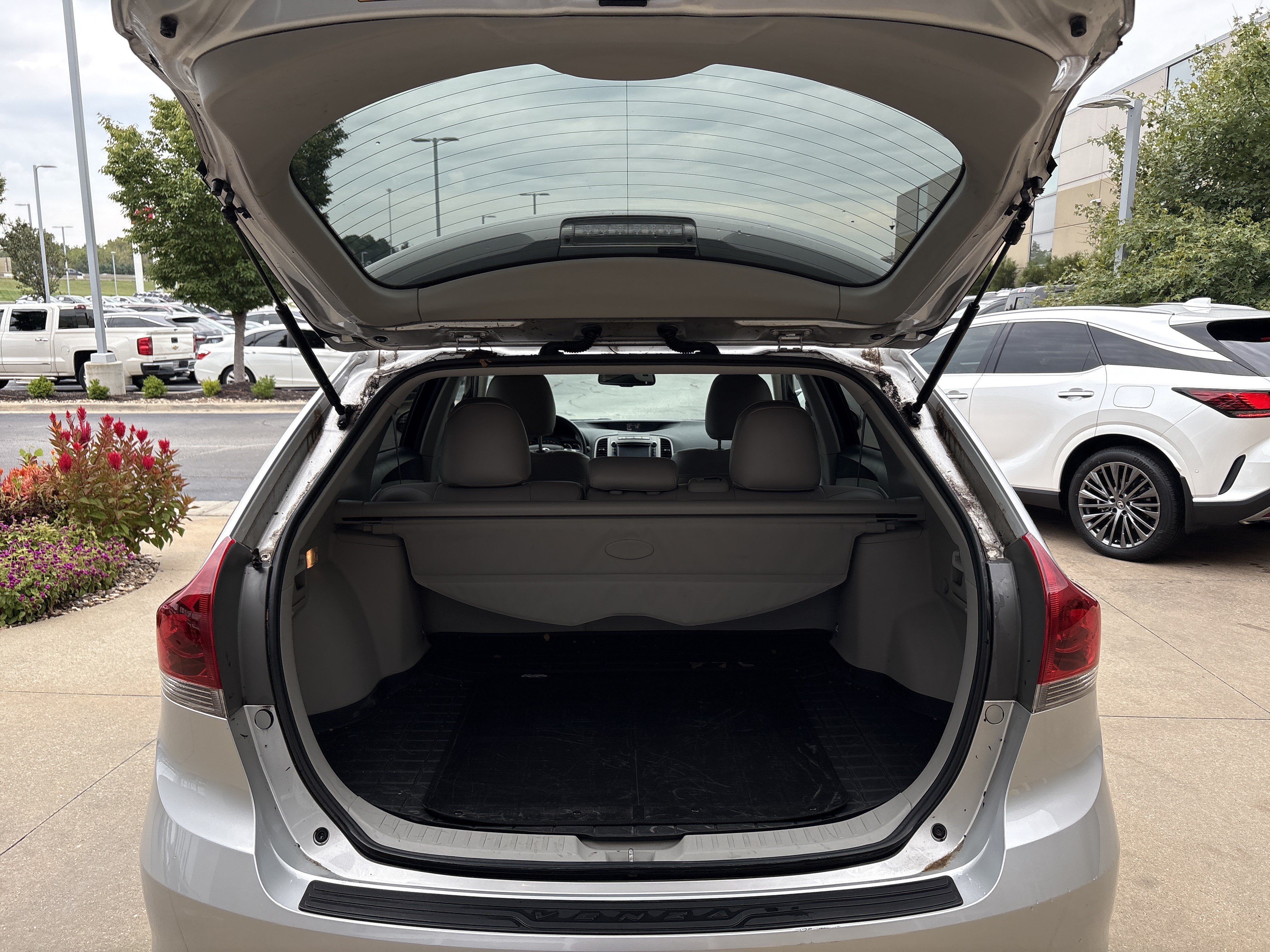 Used 2014 Toyota Venza LE FWD image 31