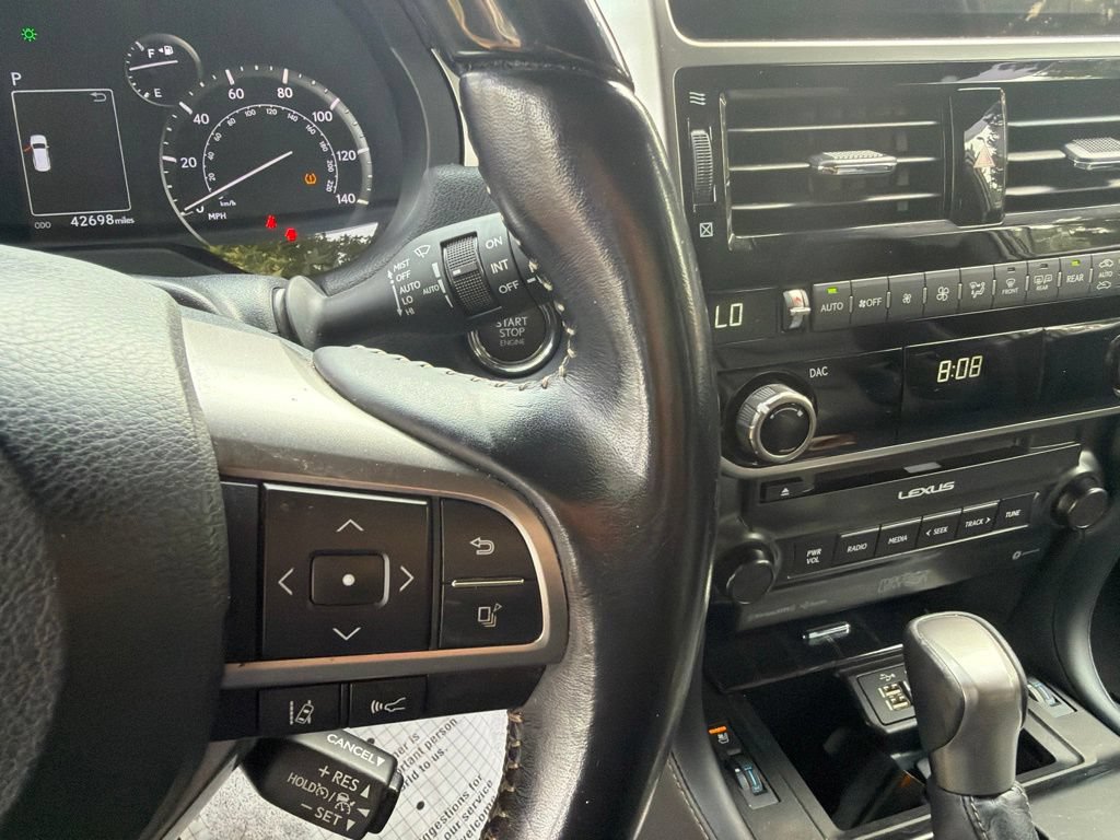 Used 2022 Lexus GX 460 Premium w/ Accessory Package AWD/4WD image 31