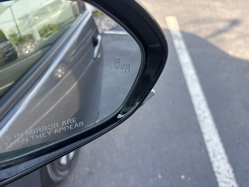 Used 2020 Toyota Prius LE image 33