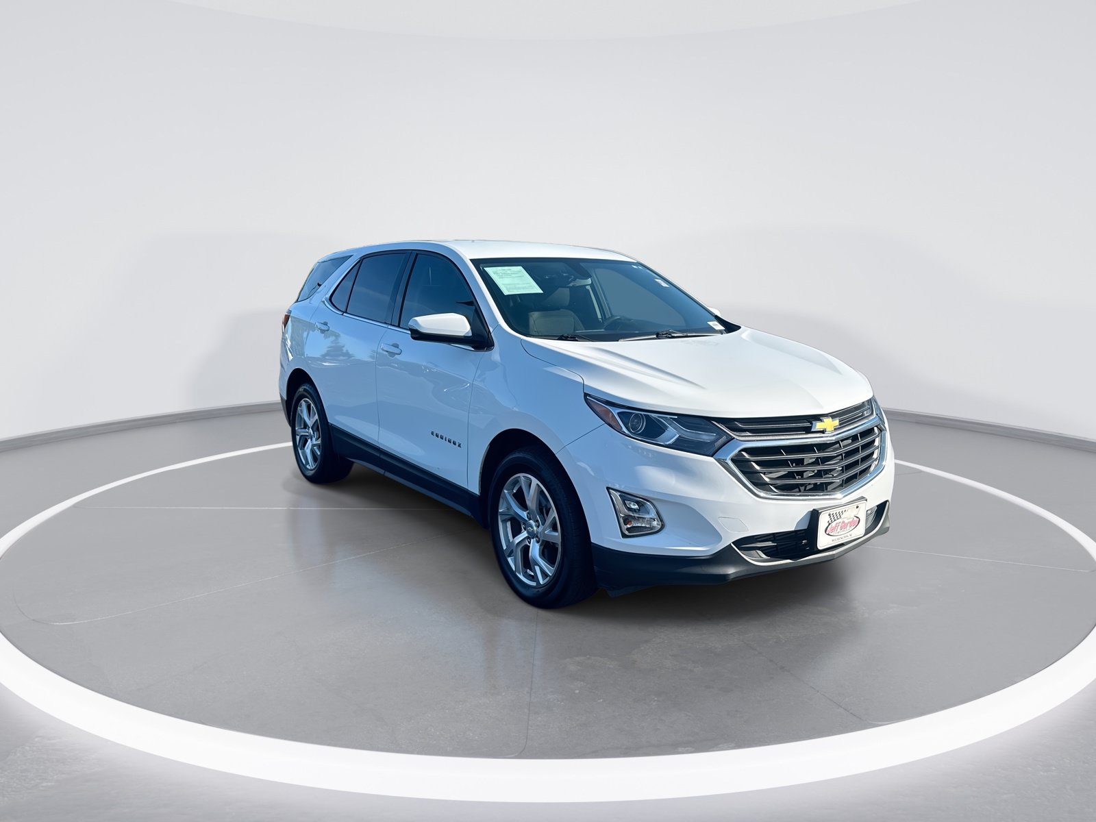 Used 2018 Chevrolet Equinox LT FWD image 2