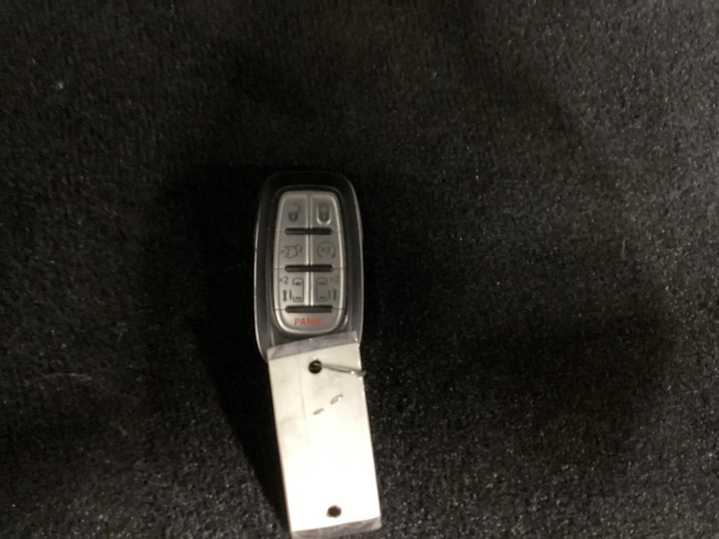 Used 2023 Chrysler Pacifica Touring-L image 36