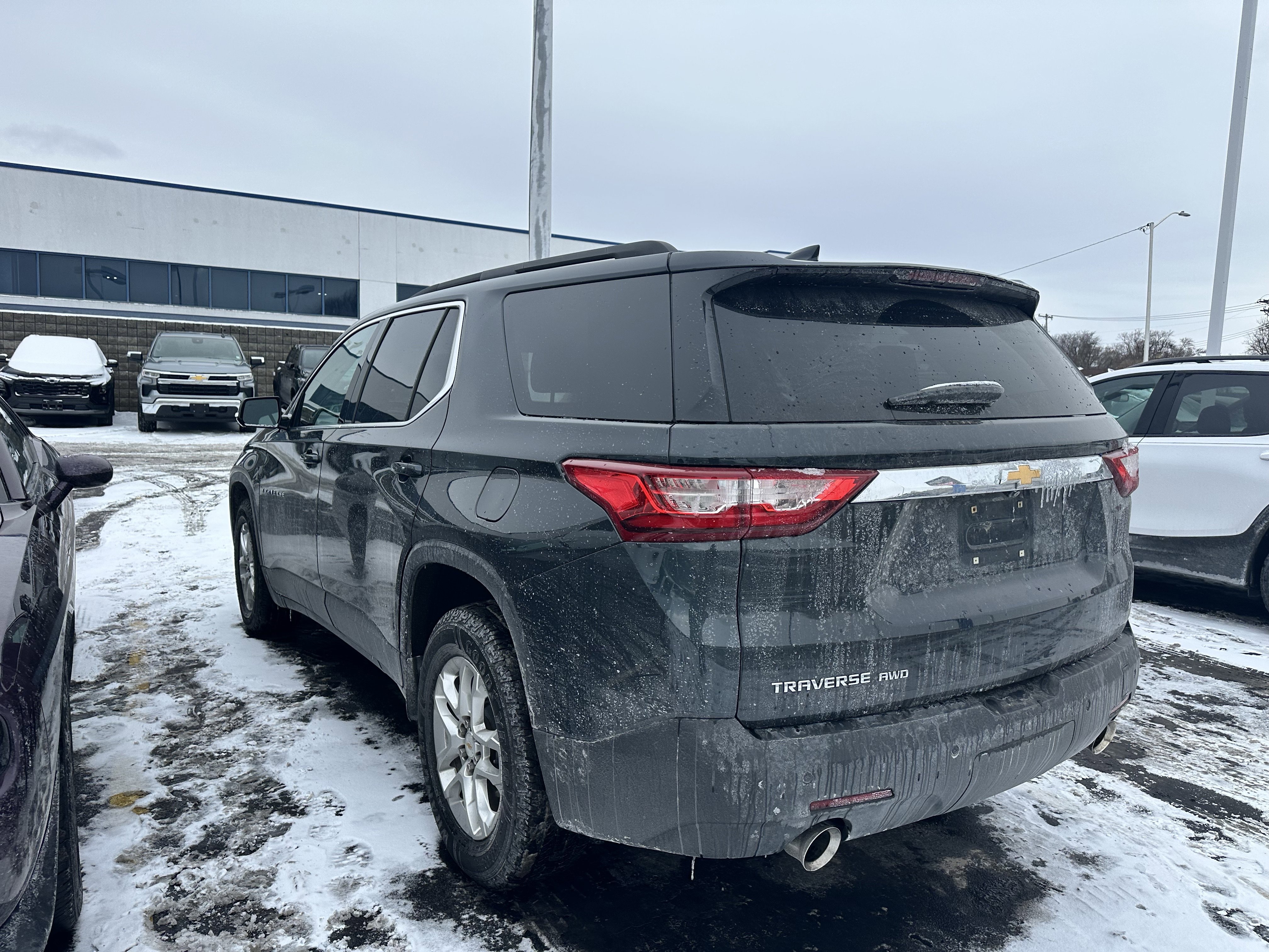 Used 2020 Chevrolet Traverse LT image 4