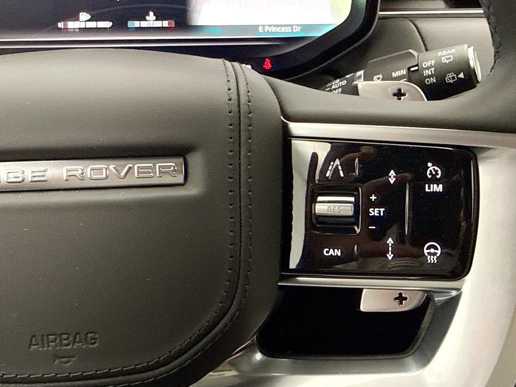 New 2026 Land Rover Range Rover Long Wheelbase SE AWD/4WD image 12