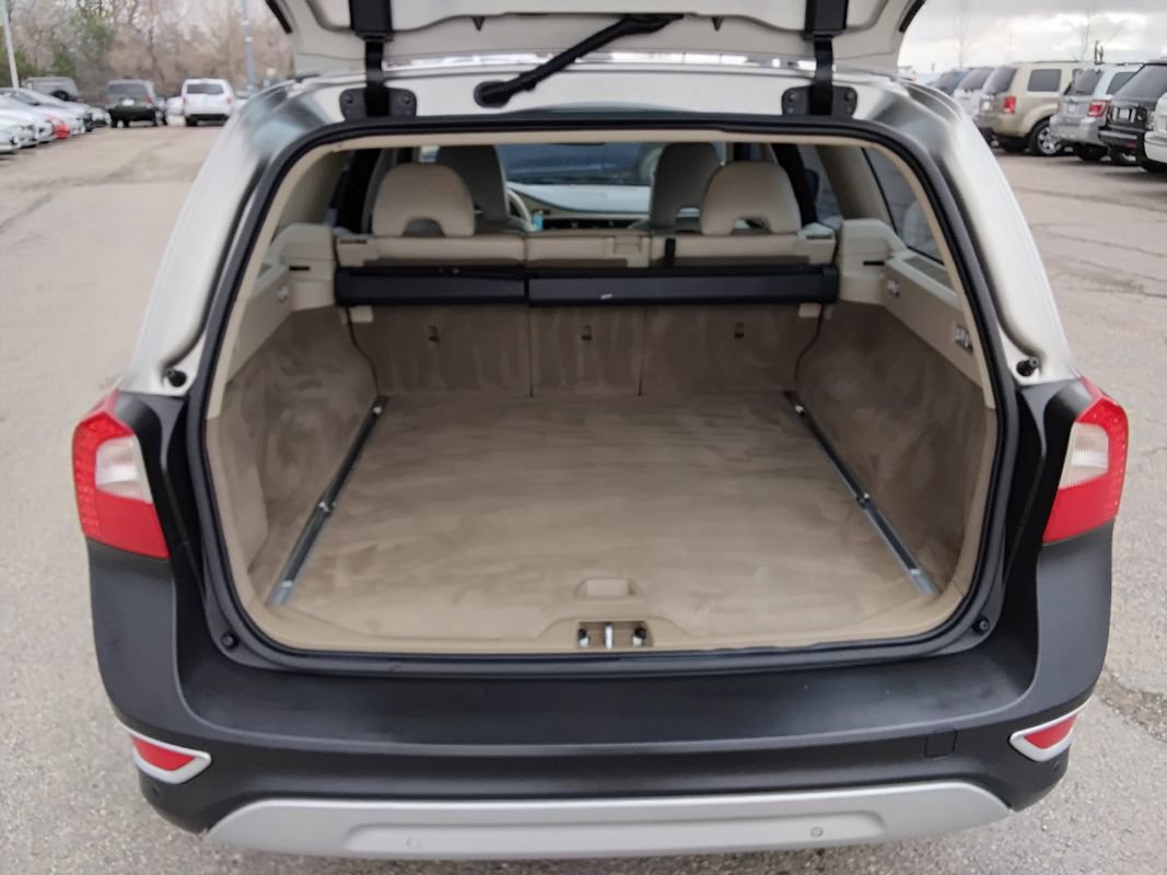 Used 2008 Volvo XC70 3.2 image 21