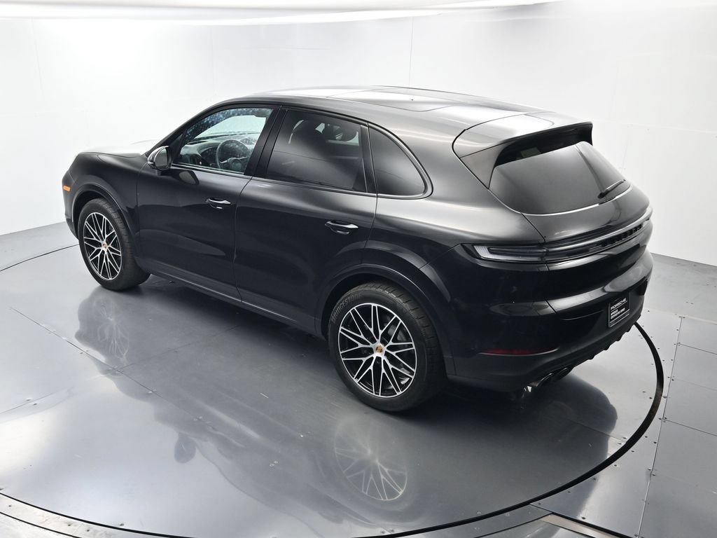 Certified 2025 Porsche Cayenne AWD/4WD image 36