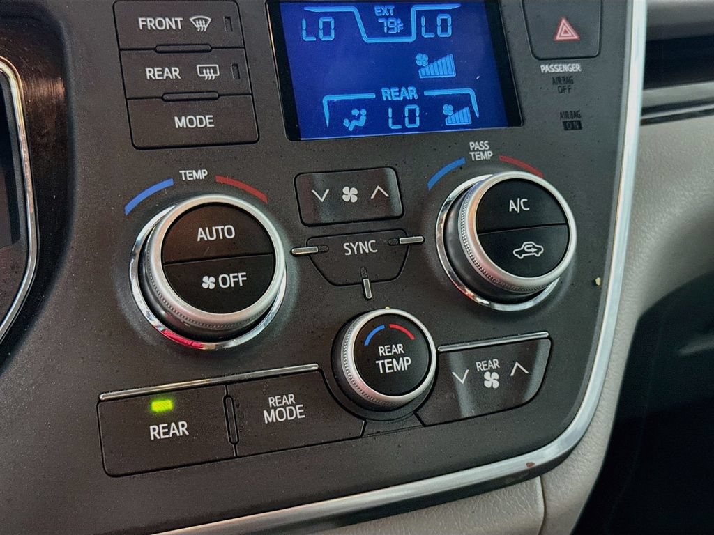Used 2015 Toyota Sienna XLE Premium FWD image 14