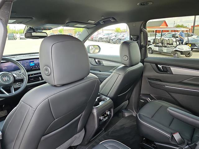 Certified 2025 Buick Enclave Preferred image 9