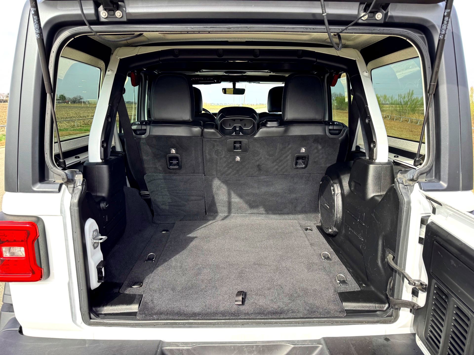 Used 2018 Jeep Wrangler Unlimited Rubicon image 8