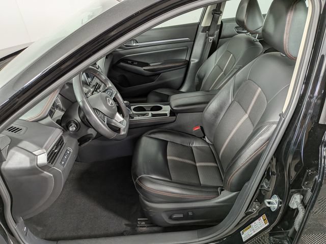 Used 2024 Nissan Altima 2.5 SR FWD image 16