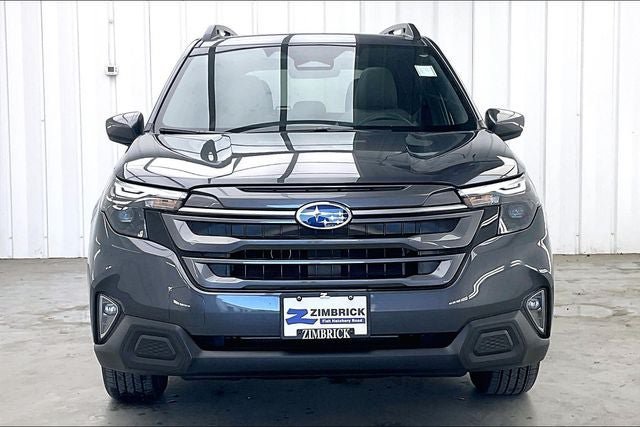 Used 2025 Subaru Forester Premium AWD/4WD image 3