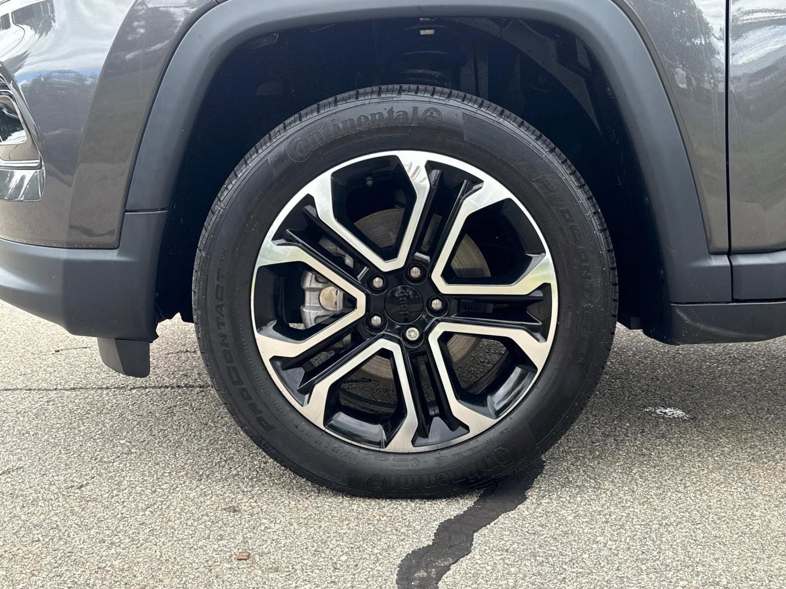 Used 2022 Jeep Compass Limited image 9