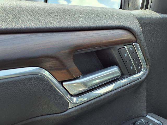 Used 2025 GMC Sierra 1500 SLT image 15
