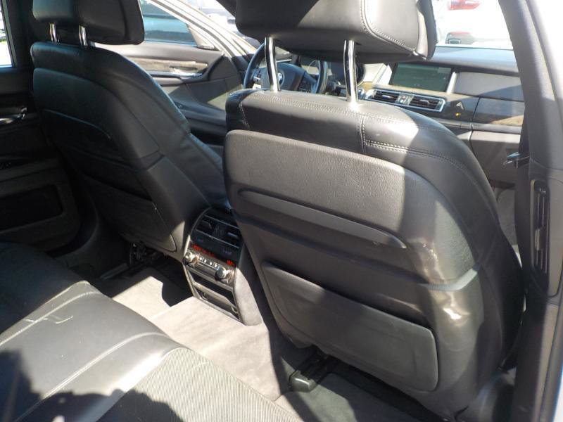 Used 2014 BMW 750i w/ Executive Package RWD image 21