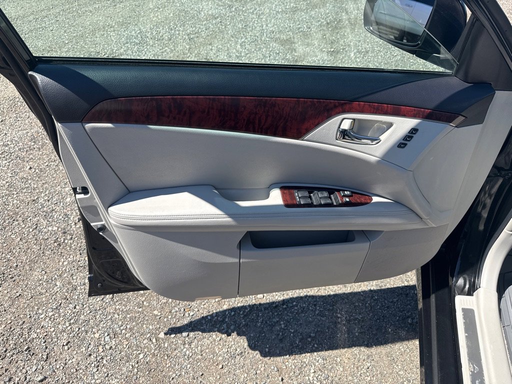 Used 2011 Toyota Avalon Limited FWD image 28