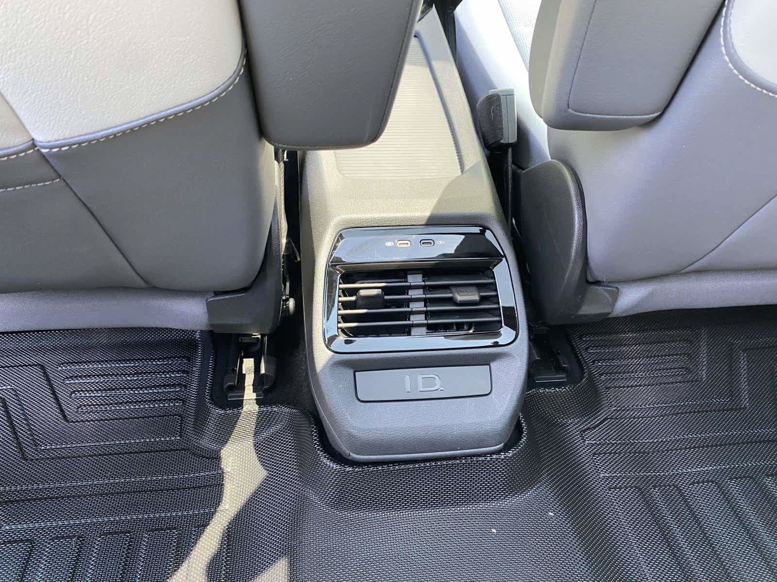 Used 2021 Volkswagen ID.4 Pro S w/ Gradient Package AWD/4WD image 19