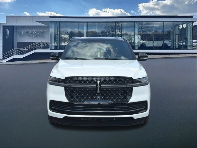 New 2027 Lincoln Navigator L Black Label AWD/4WD image 2