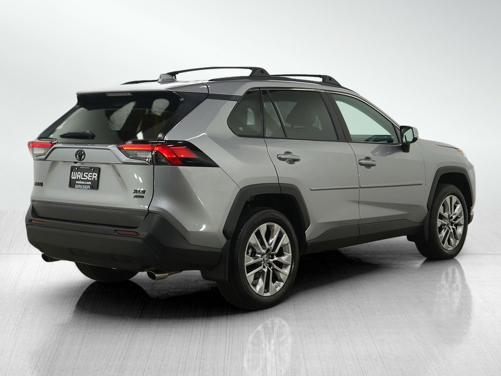 Used 2025 Toyota RAV4 XLE Premium w/ Weather Package AWD/4WD image 5