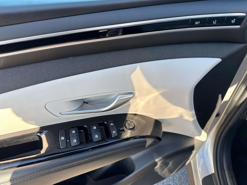 Used 2024 Hyundai Tucson Limited image 21