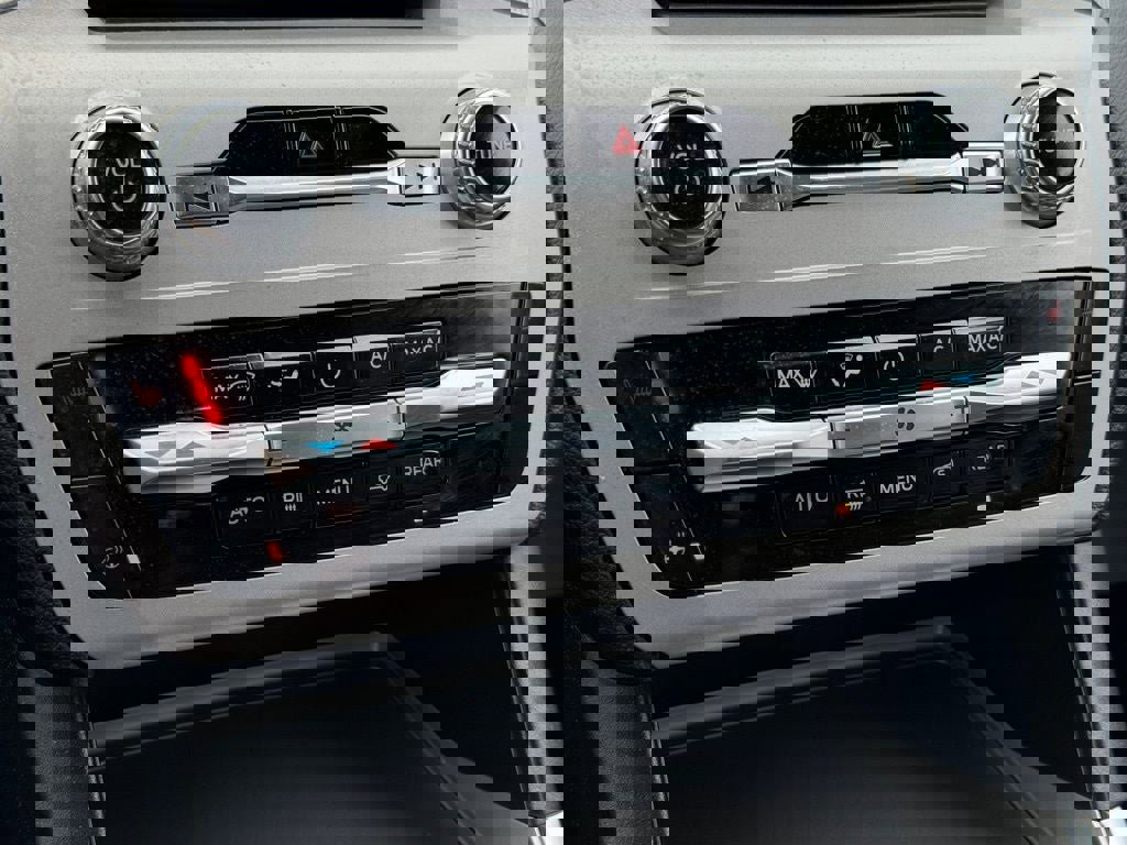 Certified 2023 Ford Explorer XLT w/ Equipment Group 202A image 39