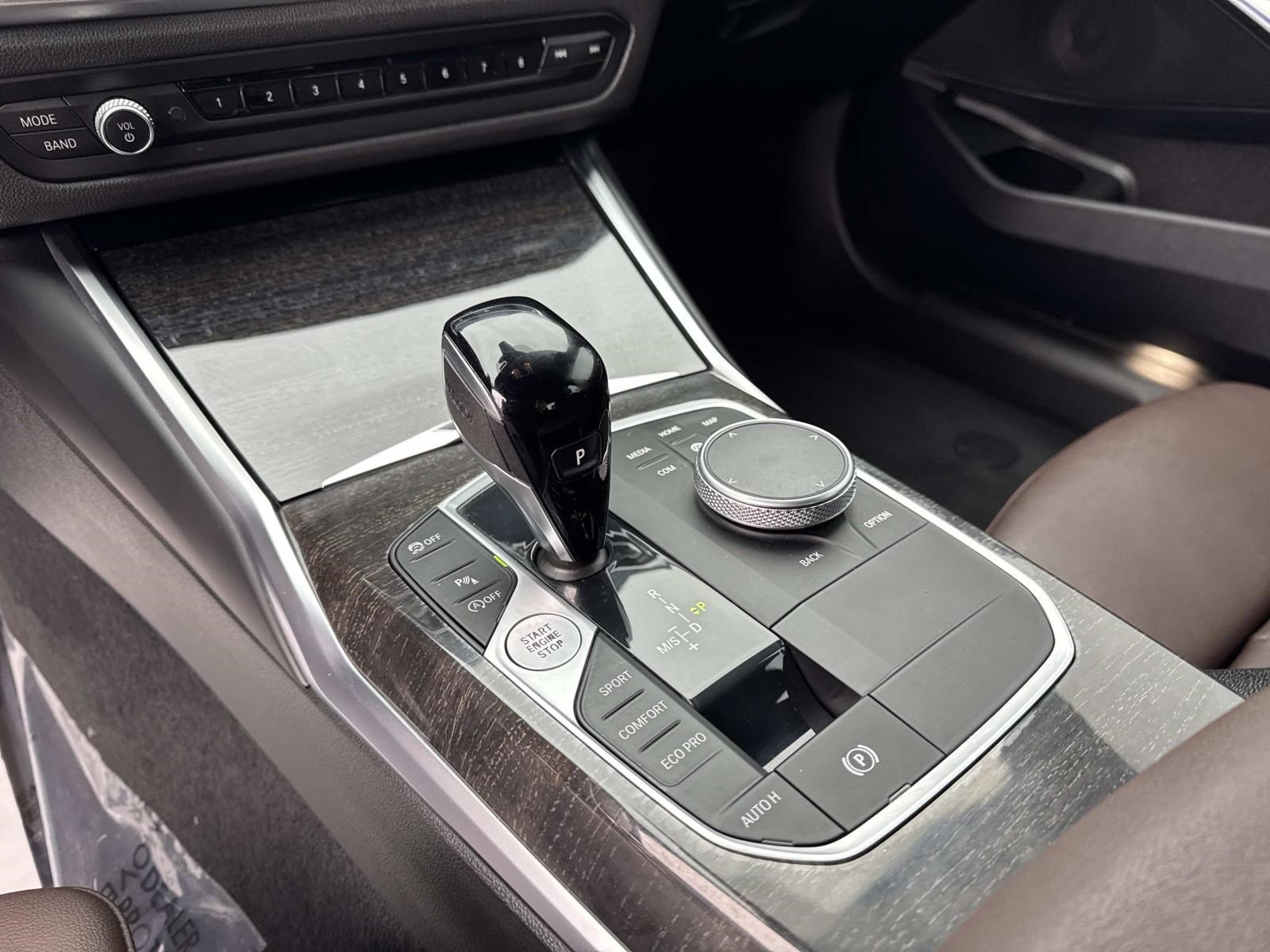 Used 2022 BMW 330i xDrive Sedan w/ Premium Package image 26