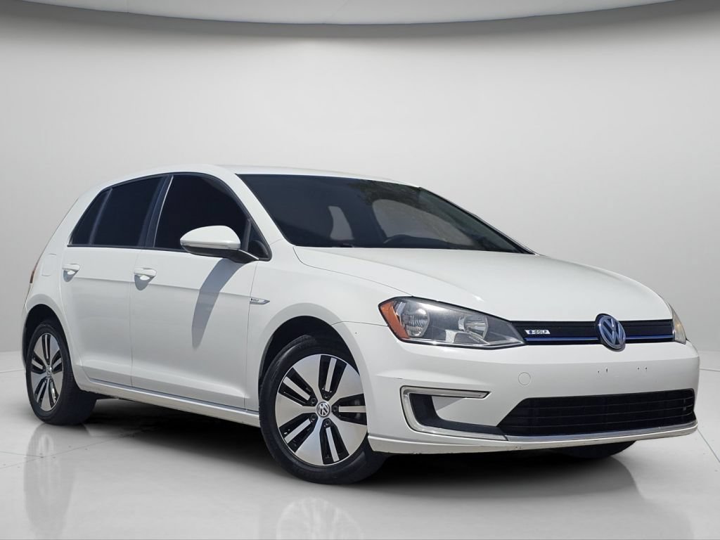 Used 2016 Volkswagen e-Golf SE w/ DC Fast Charging Package FWD image 2