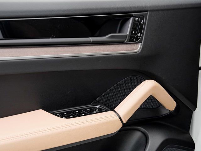 New 2026 Porsche Cayenne Coupe image 8