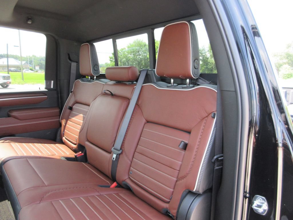 New 2026 GMC Sierra 2500 Denali Ultimate AWD/4WD image 12