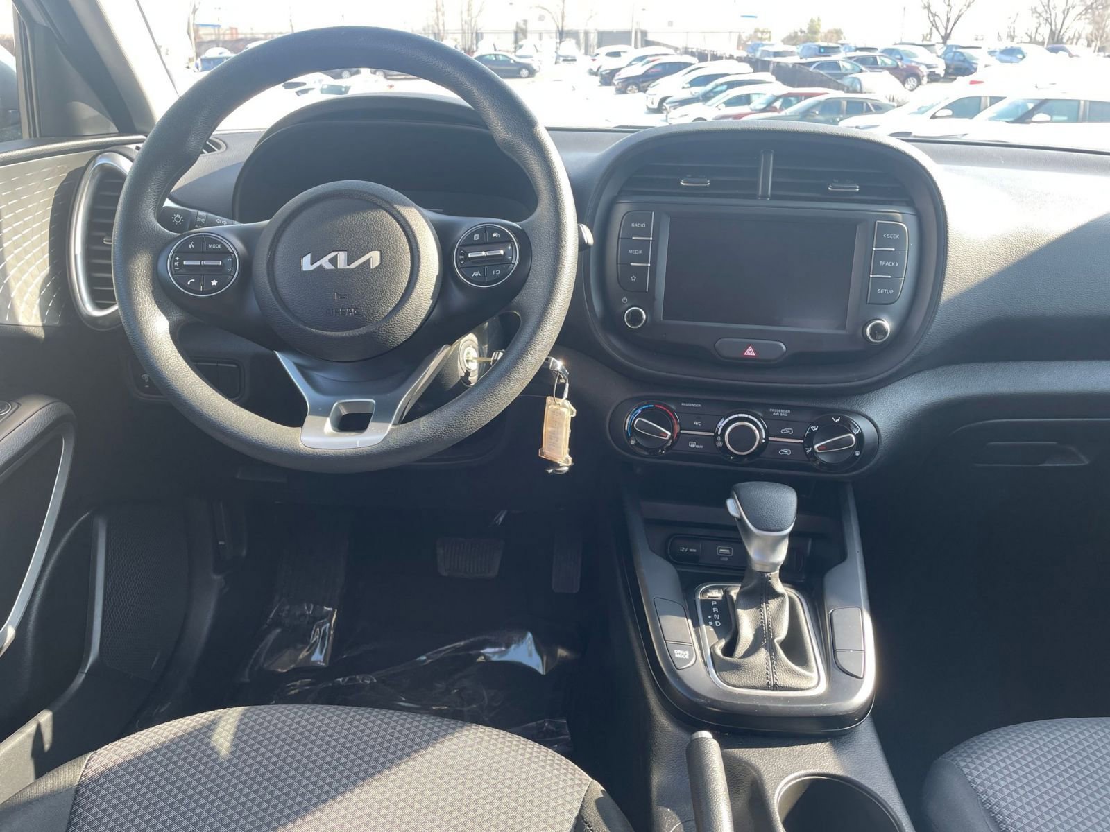Used 2025 Kia Soul LX w/ LX Technology Package image 32