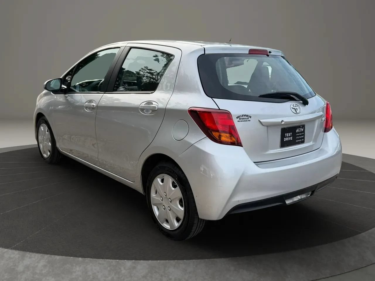 Used 2016 Toyota Yaris L FWD image 6
