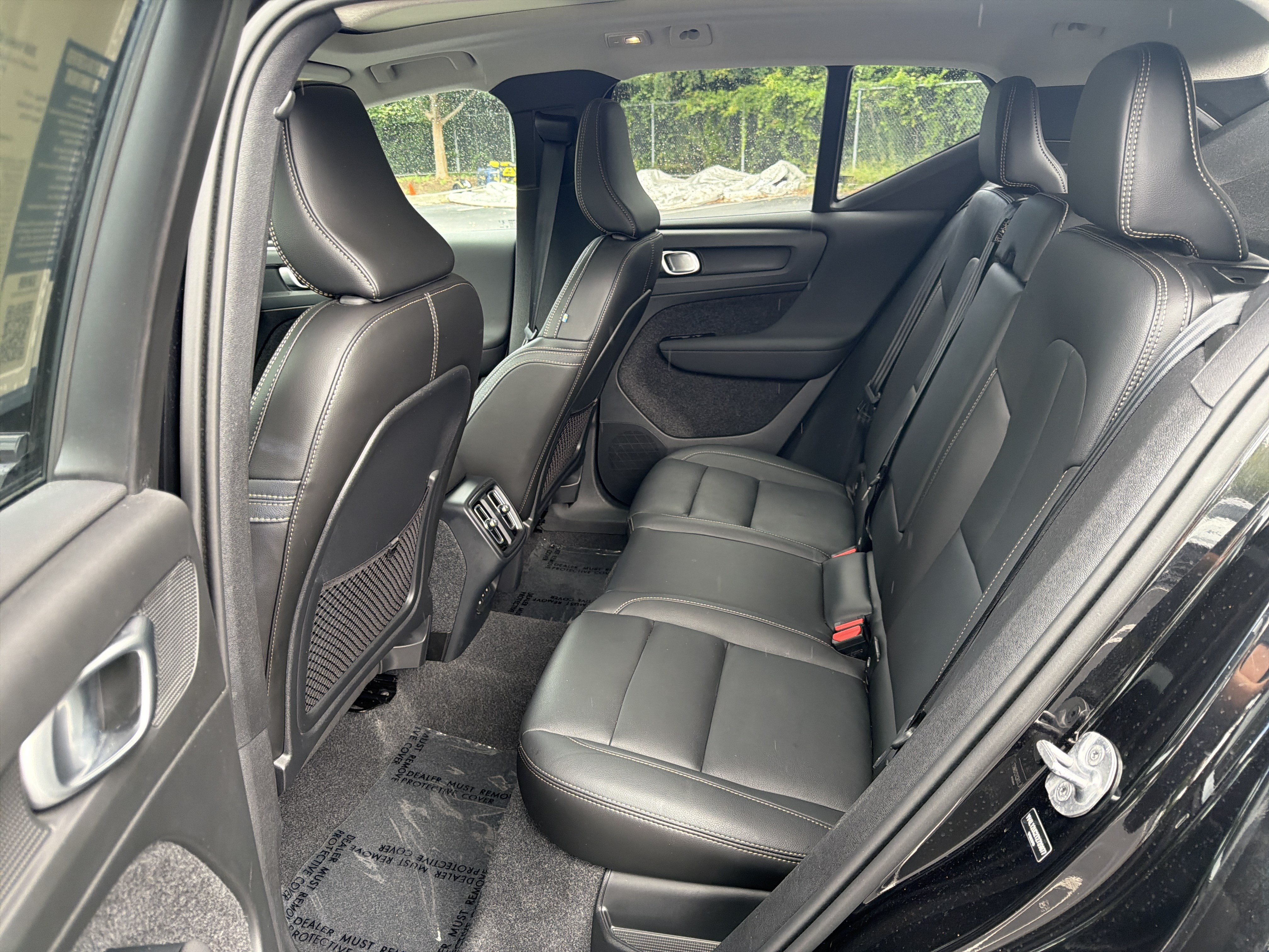 Certified 2026 Volvo XC40 B5 Plus AWD/4WD image 32