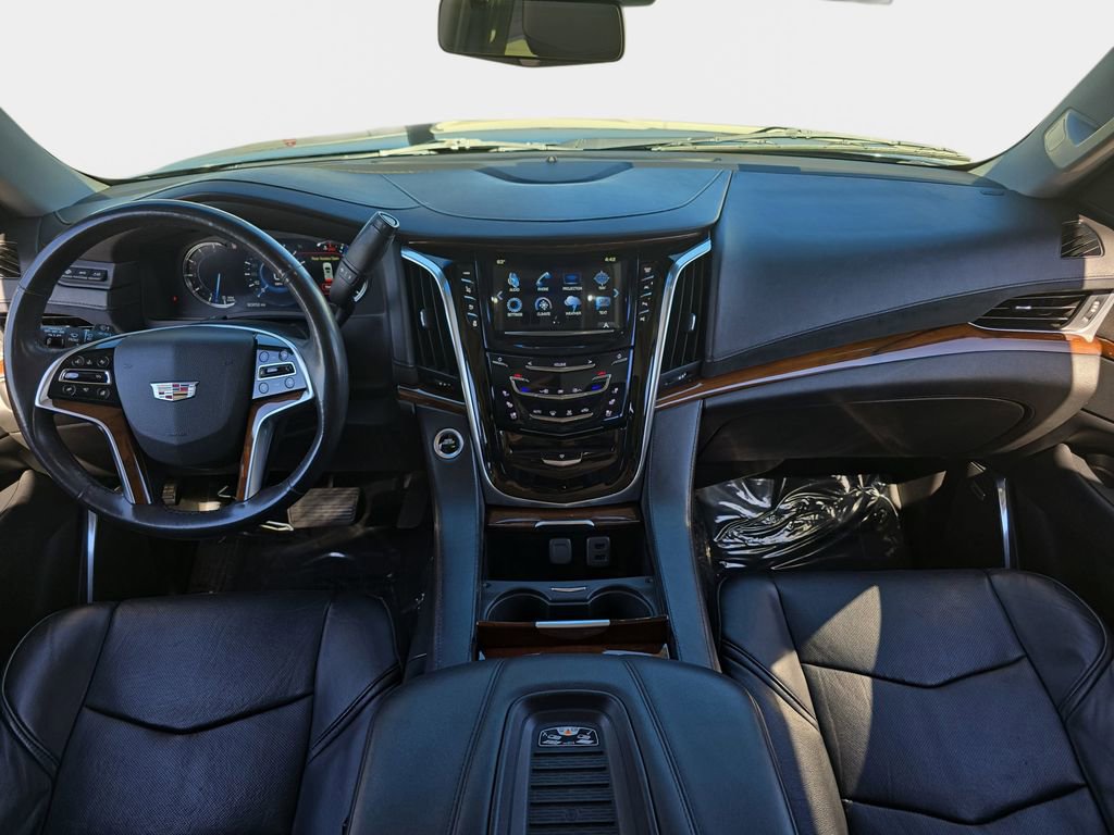 Used 2018 Cadillac Escalade Luxury image 10