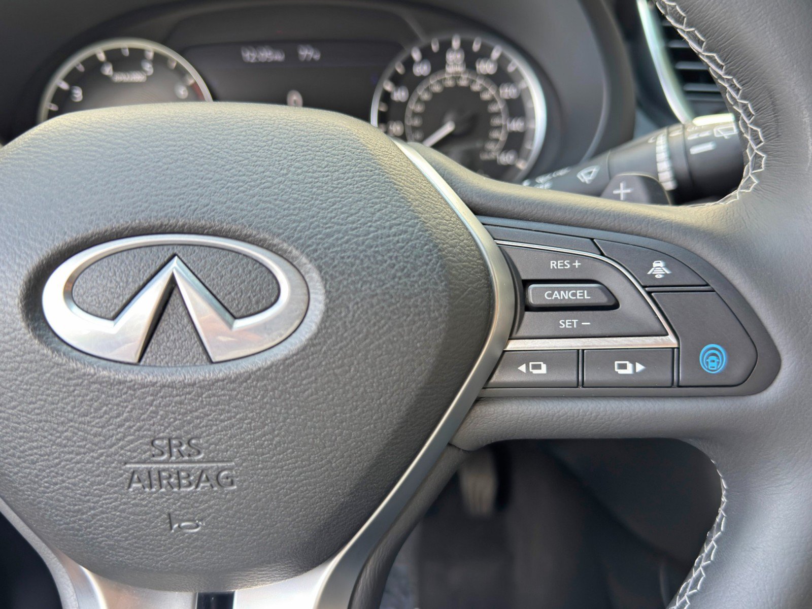 Used 2022 INFINITI QX50 Luxe FWD image 21