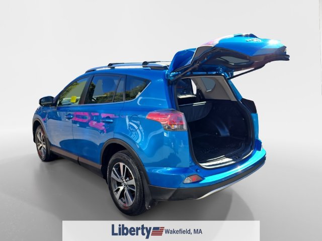 Used 2016 Toyota RAV4 XLE AWD/4WD image 2