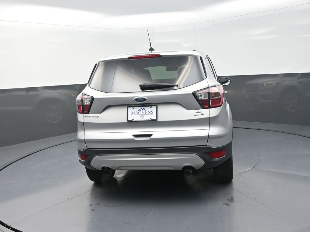 Used 2017 Ford Escape SE image 9