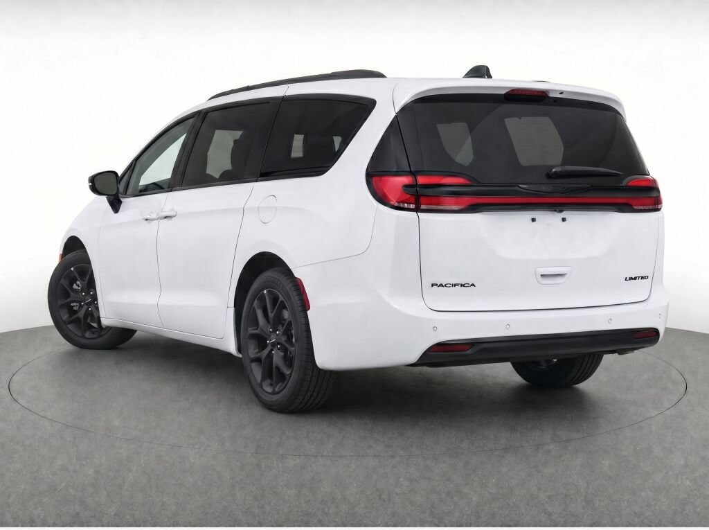 Used 2025 Chrysler Pacifica Limited FWD image 40