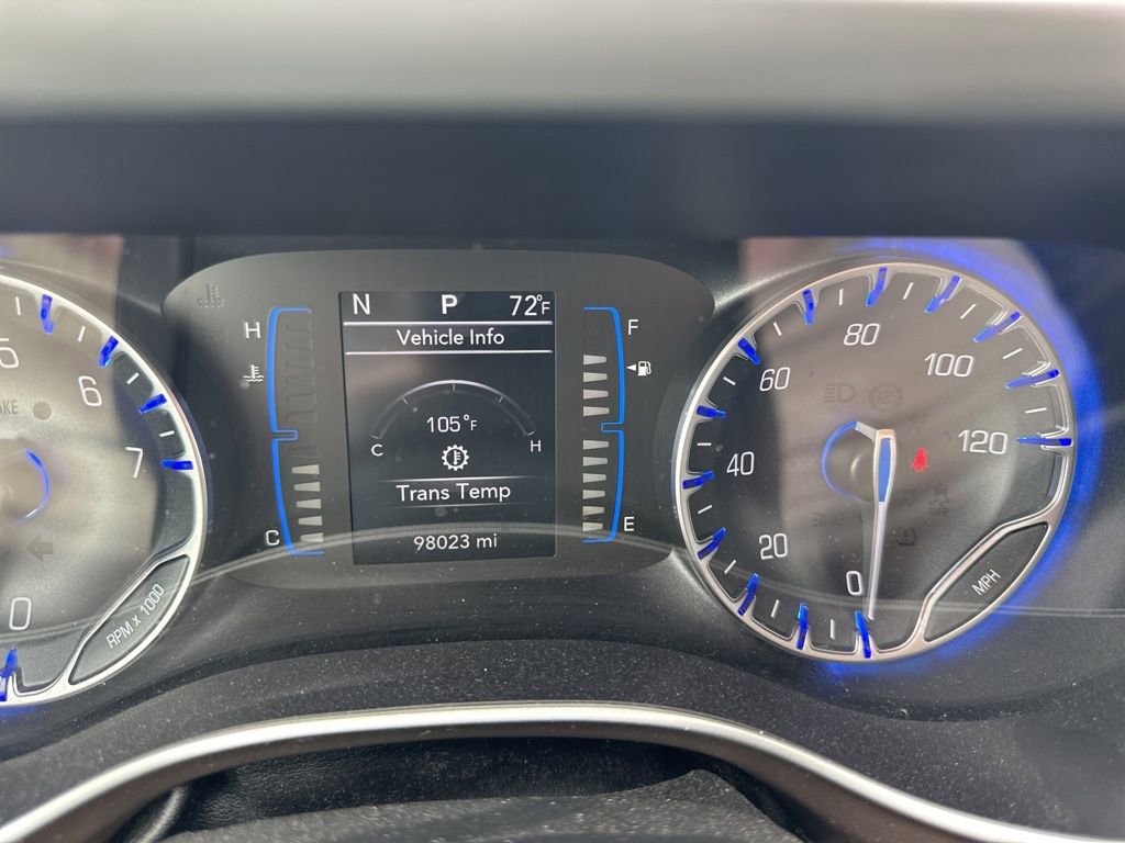 Used 2017 Chrysler Pacifica Touring-L image 27