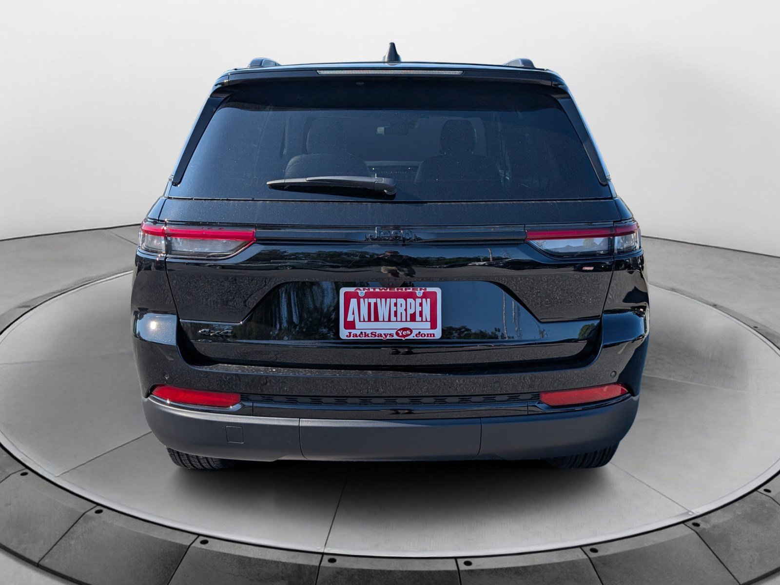 New 2025 Jeep Grand Cherokee Altitude AWD/4WD image 4
