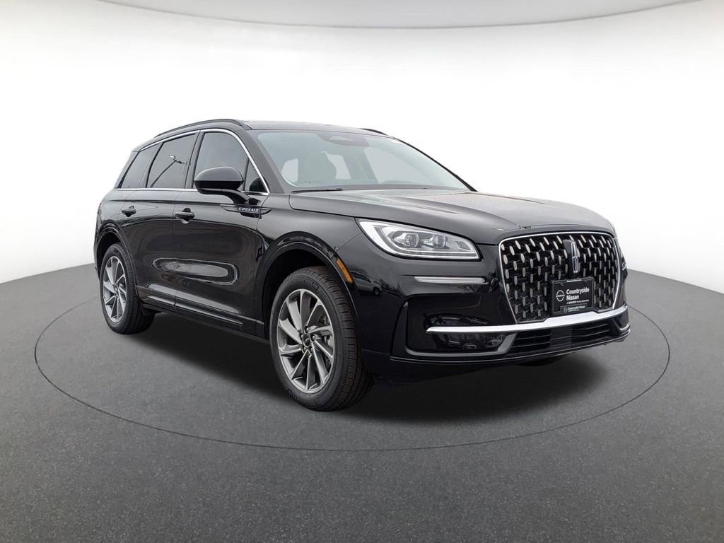 Used 2025 Lincoln Corsair Grand Touring w/ Towing Package AWD/4WD image 3