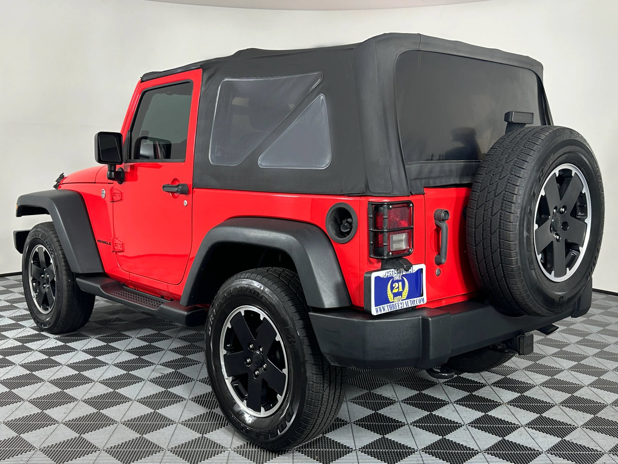 Used 2013 Jeep Wrangler Sport w/ Connectivity Group AWD/4WD image 12