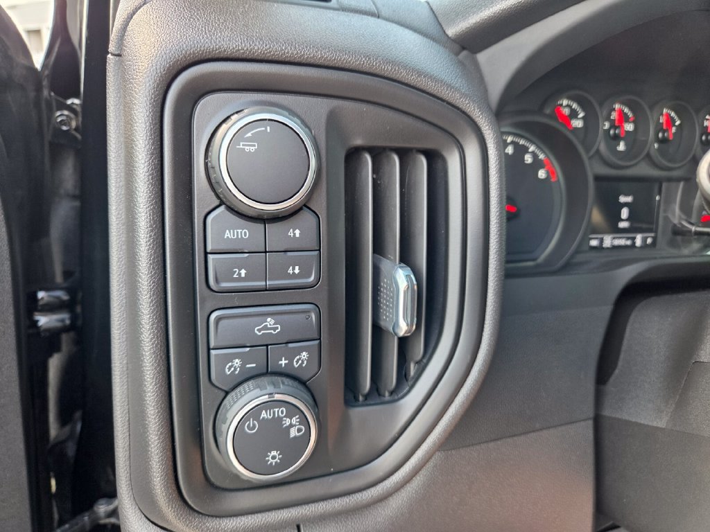Used 2022 Chevrolet Silverado 1500 Custom Trail Boss w/ LPO, Dark Essentials Package AWD/4WD image 24