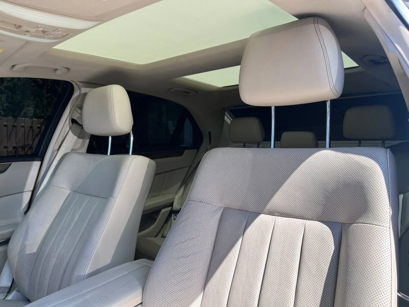 Used 2015 Mercedes-Benz E 400 4MATIC Sedan image 11