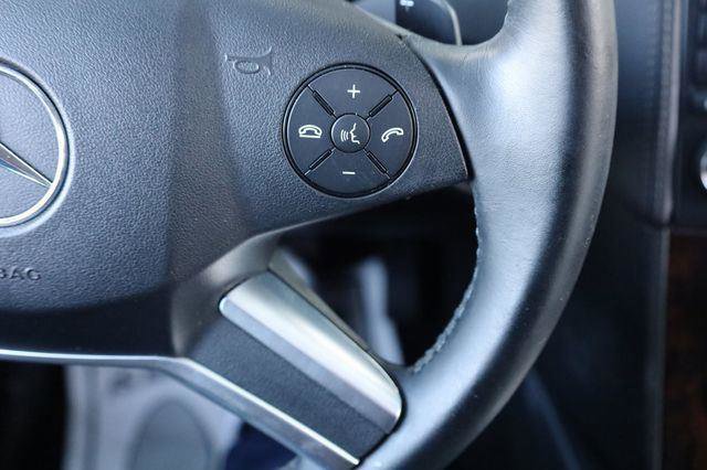 Used 2012 Mercedes-Benz GL 450 4MATIC image 32