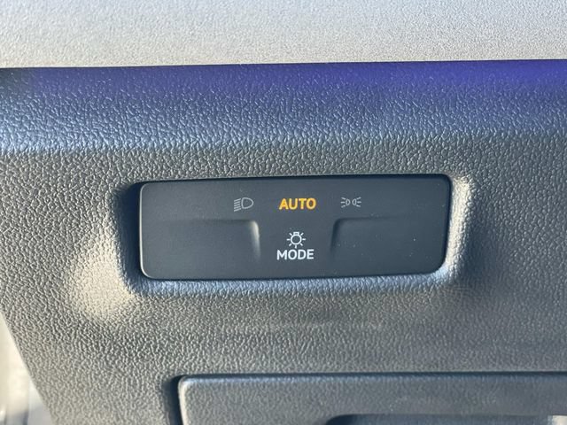 Certified 2026 Volkswagen Tiguan SE FWD image 17