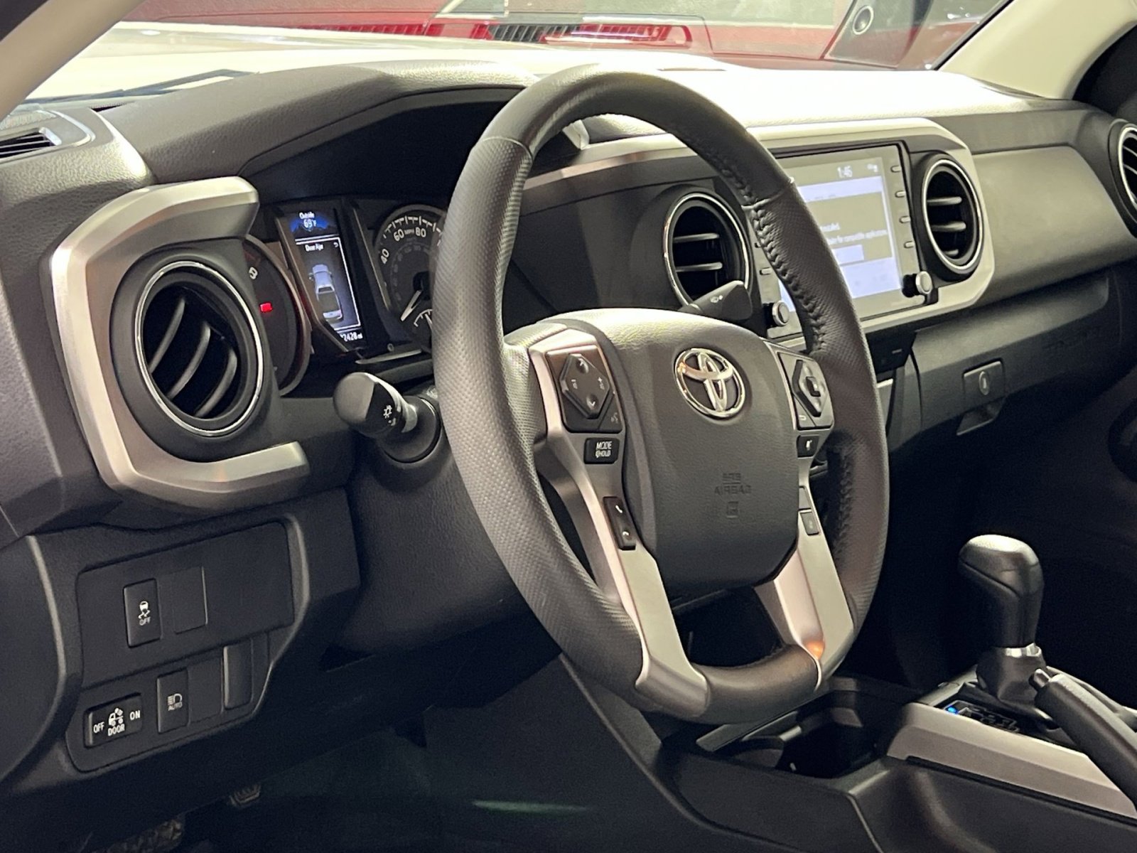 Used 2023 Toyota Tacoma SR5 w/ Technology Package AWD/4WD image 17
