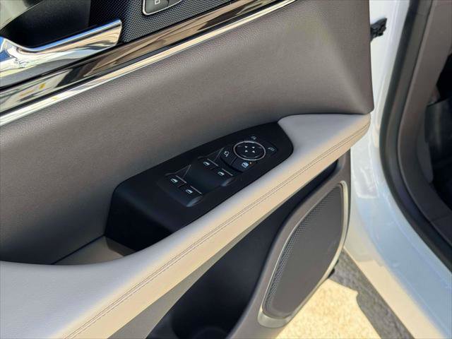 Used 2022 Lincoln Nautilus Reserve AWD/4WD image 19