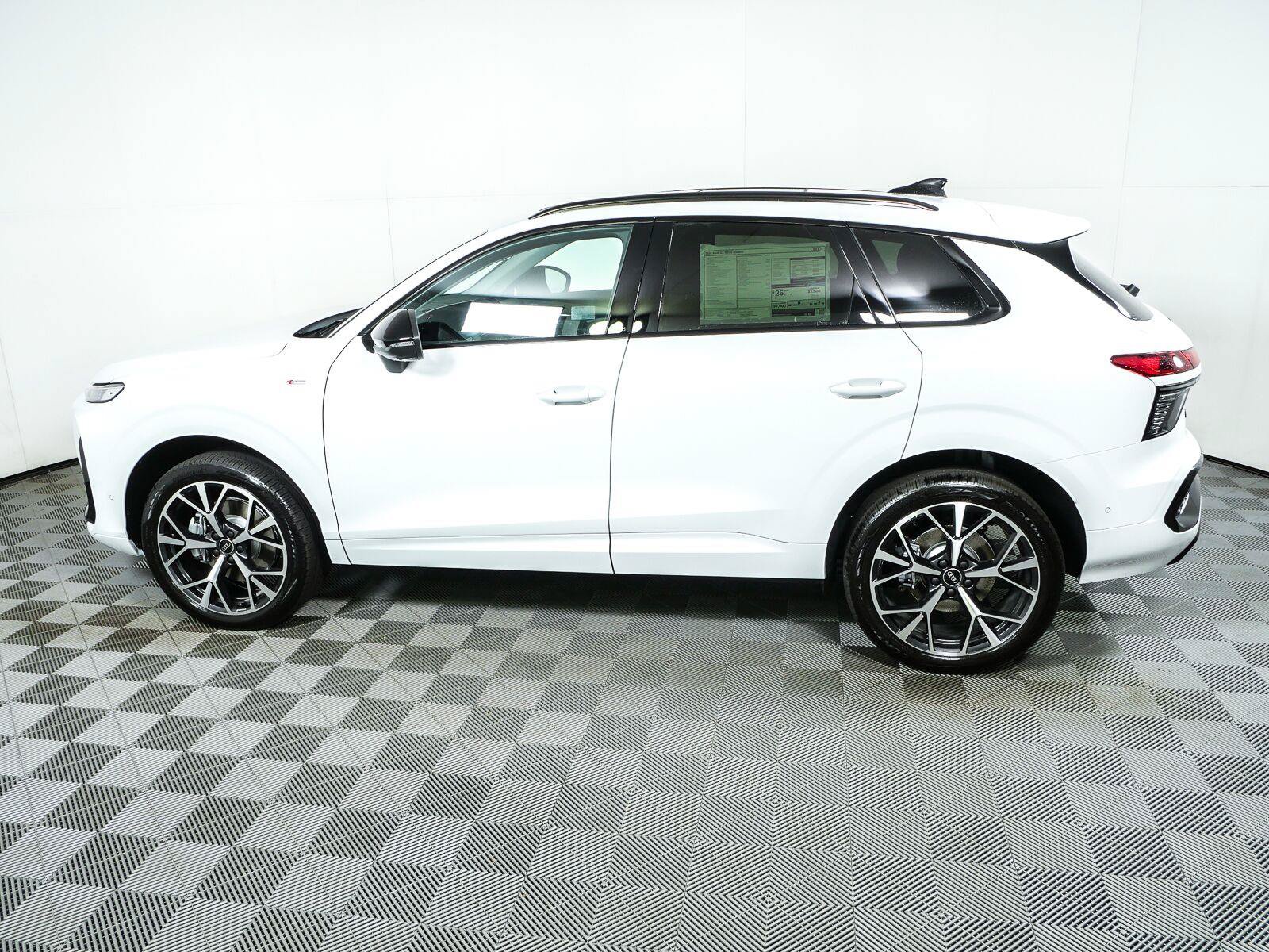 New 2026 Audi Q3 quattro 2.0T AWD/4WD image 31