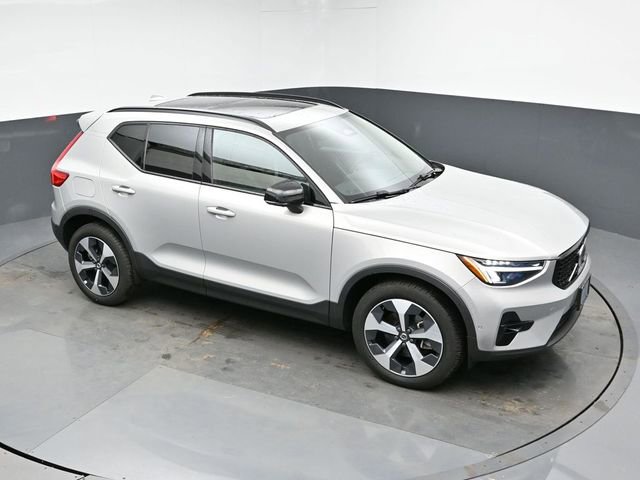 Used 2023 Volvo XC40 B5 Plus w/ Driver Assist Package image 44